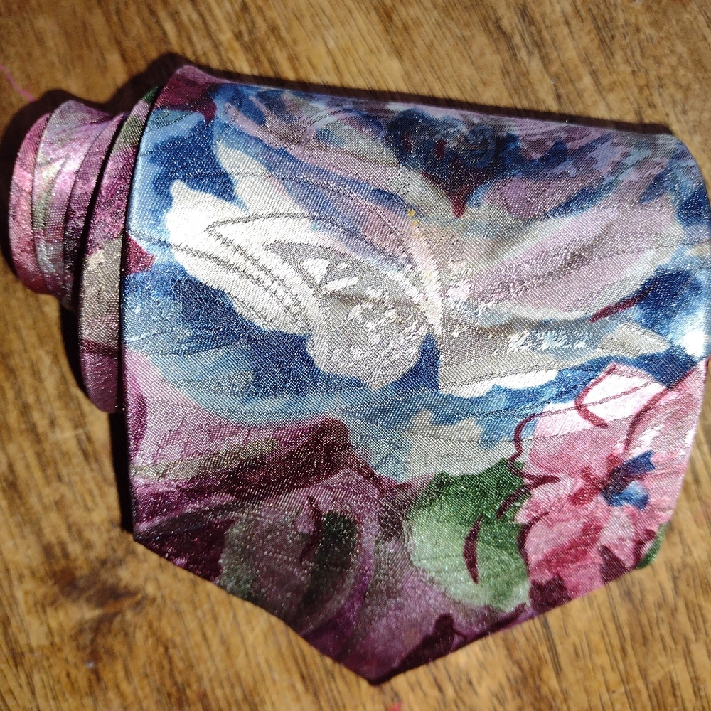 Wembley mens necktie